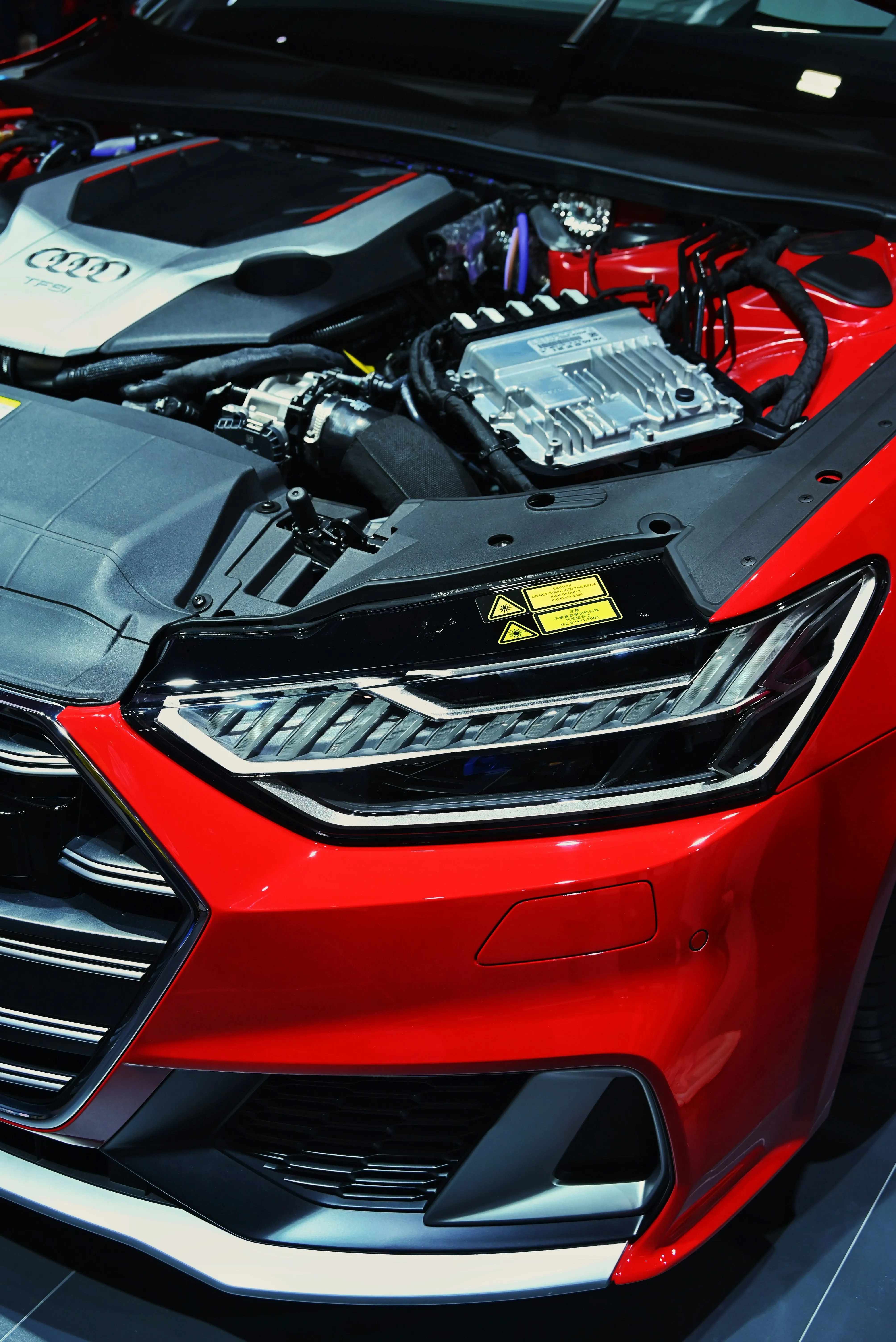 Gründliche Fahrzeuginspektion vor dem Kauf